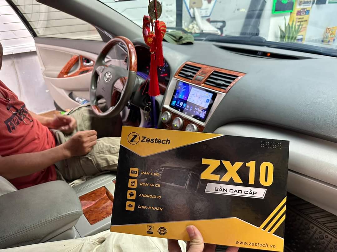 Zestech ZX10 bản cao cấp trên Toyota camry