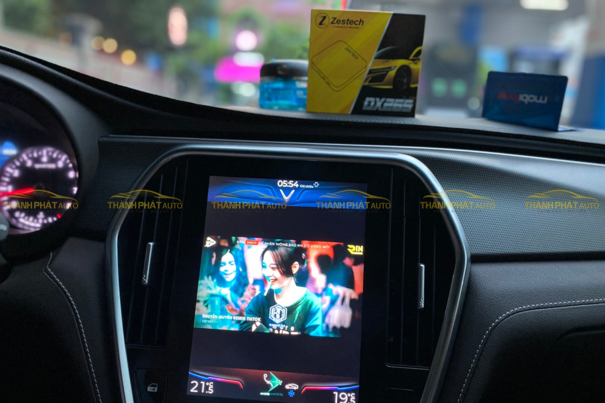 Lắp Đặt Android Box Cho Xe VinFast Lux A2.0 Tận Nơi