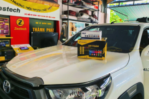 Lắp Đặt Màn Hình Android Cho Xe Toyota Hilux Tại Nhà