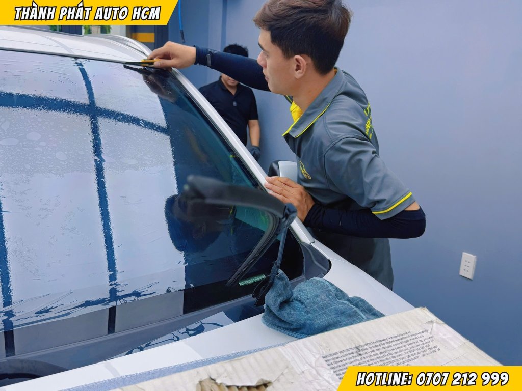 Dán Phim Cách Nhiệt 3M Cho Xe VinFast Limo Green