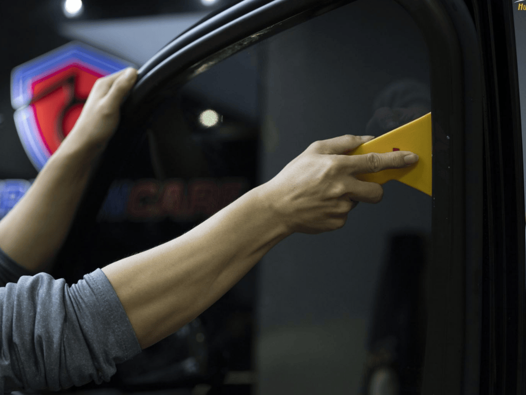 Dán Phim Cách Nhiệt Loại Rẻ Có Mát Thật Không?