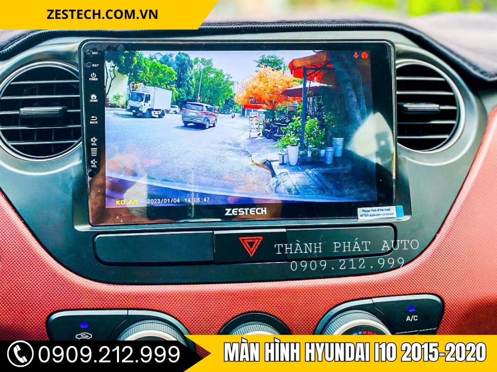 Hình ảnh ô tô đang được lắp đặt Màn Hình Android, với màn hình Zestech DX14 Plus cho Hyundai i10 2015-2020. Quá trình lắp đặt nhanh chóng và dễ dàng mang lại trải nghiệm giải trí vượt trội cho người lái xe.