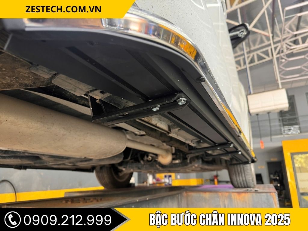 Hình Ảnh Bậc Bước Chân Innova 2025