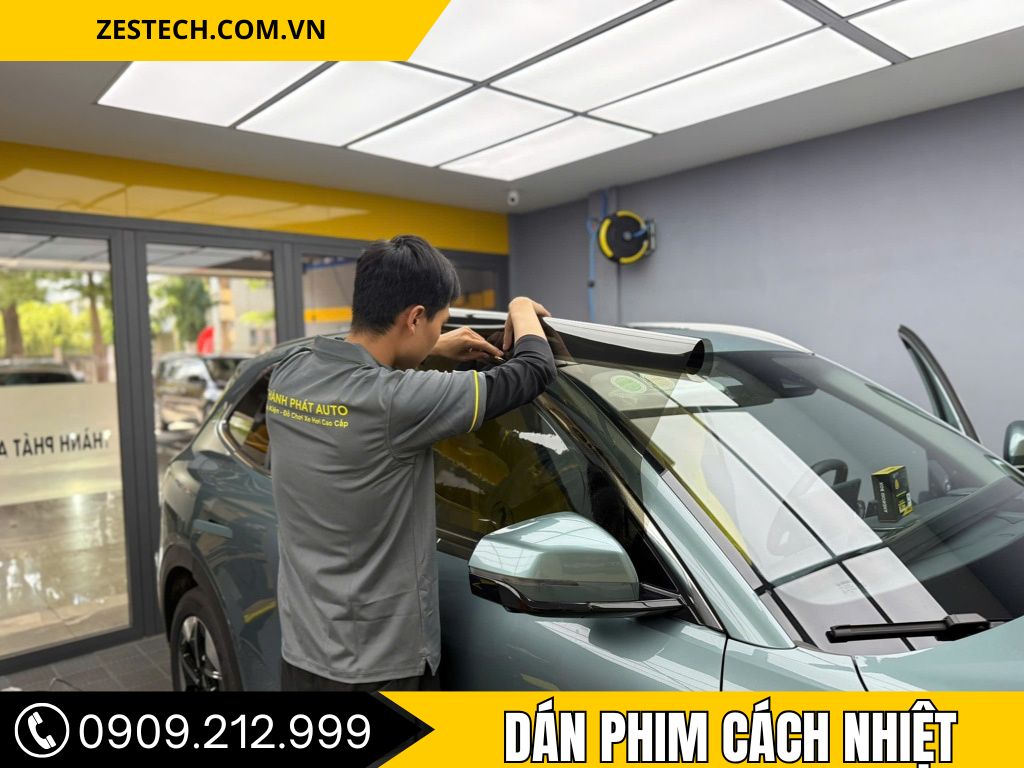Hình Ảnh Dán Phim Cách Nhiệt Ô Tô