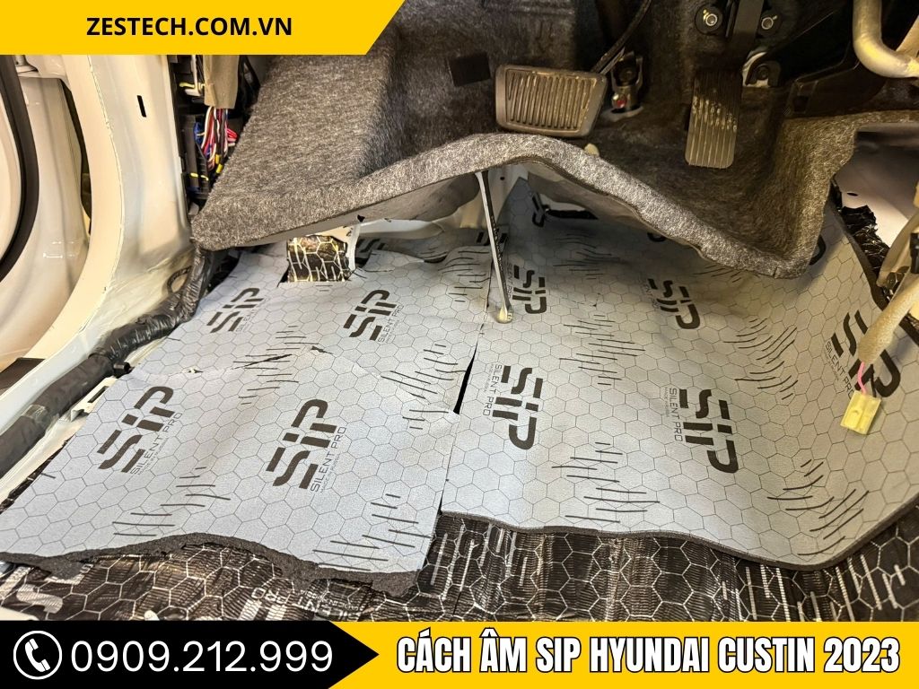 Hình Ảnh Cách Âm SIP Hyundai Custin 2023