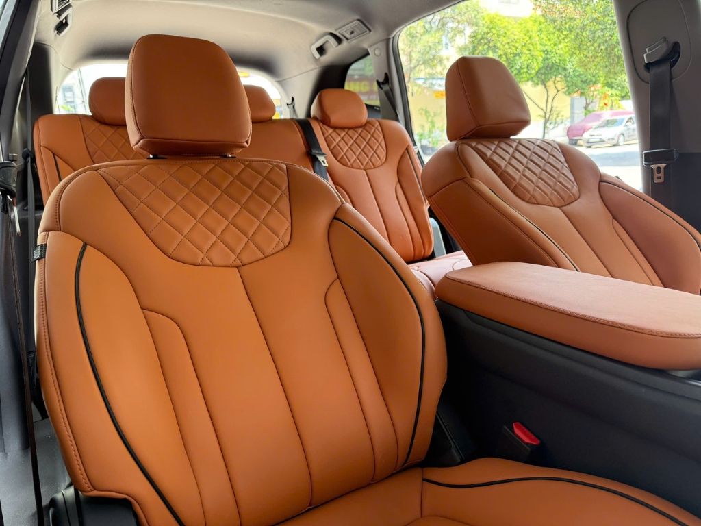 Bọc Ghế Da Cho Limo Green Giúp Xe Đẹp Và Dễ Vệ Sinh Hơn