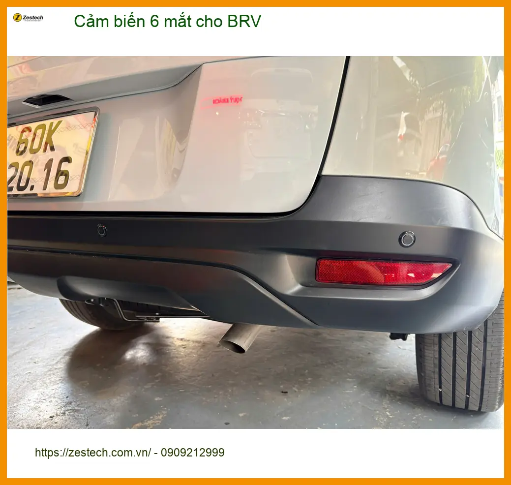 Anh Tùng lắp cảm biến 6 mắt cho Honda BRV tại Quận 2 để đỗ xe an toàn hơn ảnh thực tế 2