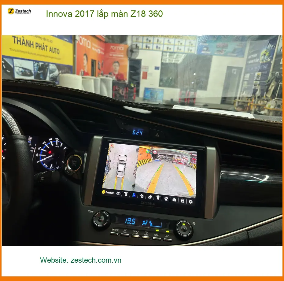 Chú Phi lắp màn Z18 360 cho Innova 2017 tại Quận 12 để dễ dàng đậu đỗ ảnh thực tế 4