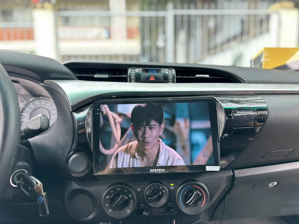 Màn Hình Android Toyota Hilux 2018 Chính Hãng Lắp Đặt Tận Nơi chính hãng 1