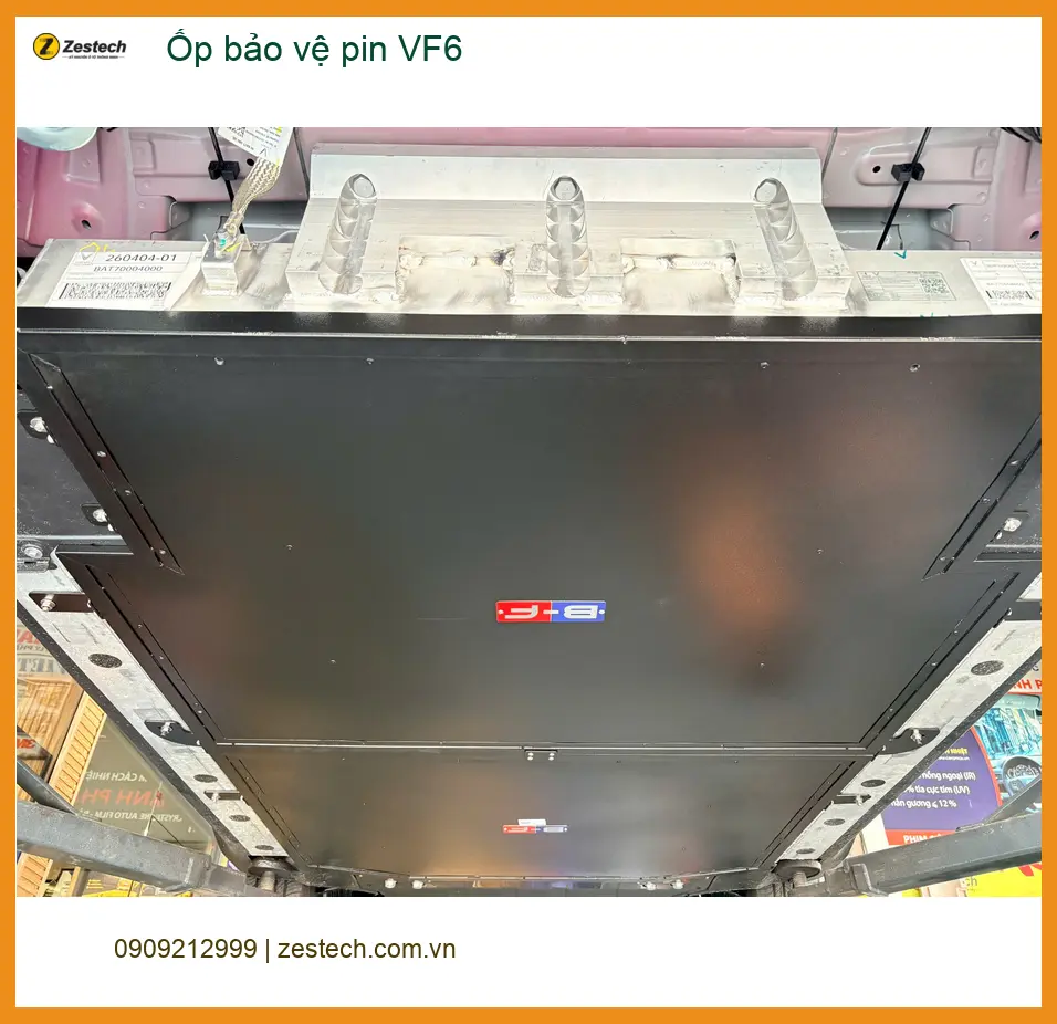 Chị Thanh lắp ốp bảo vệ pin VinFast VF6 tại Quận 2 để tăng độ bền cho xe ảnh thực tế 4