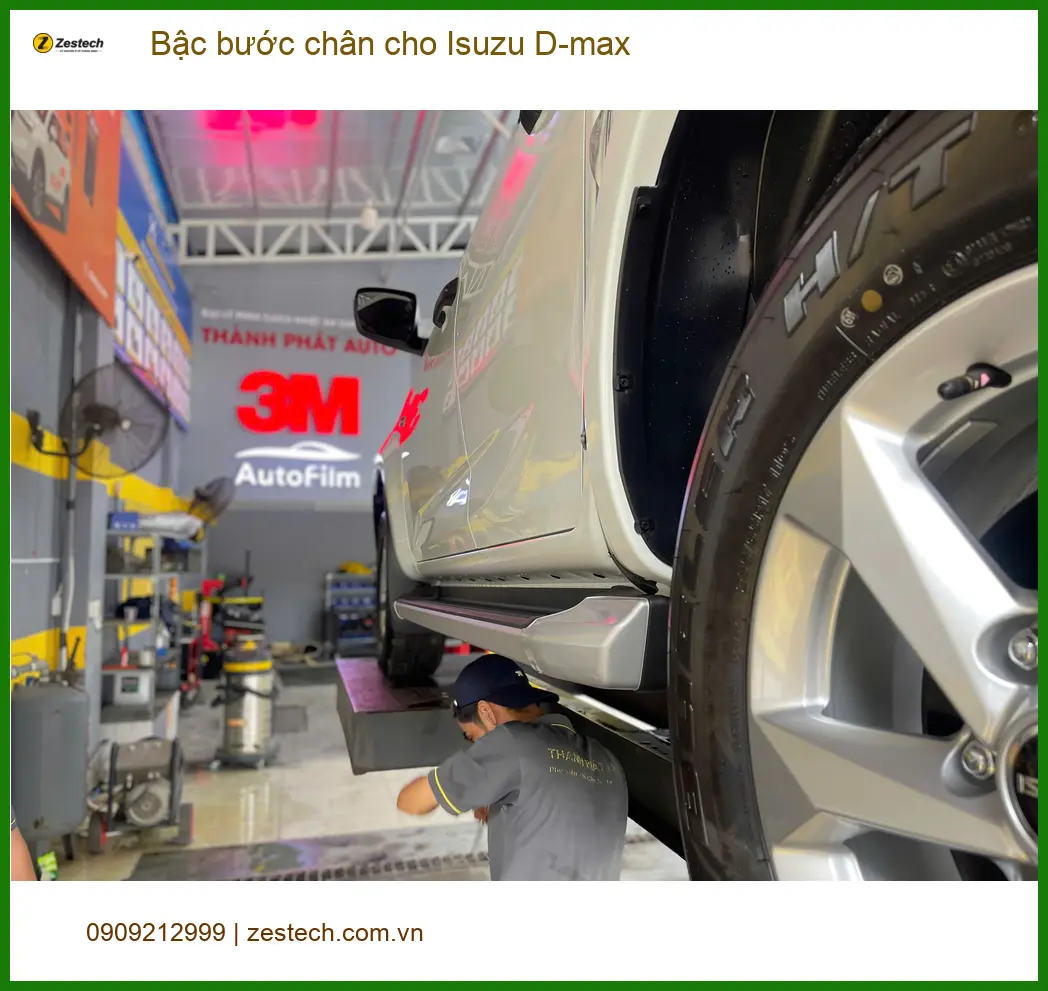 Anh Thành lắp bậc bước chân cho Isuzu D-max tại Quận 9 để gia đình lên xuống xe dễ dàng ảnh thực tế 2