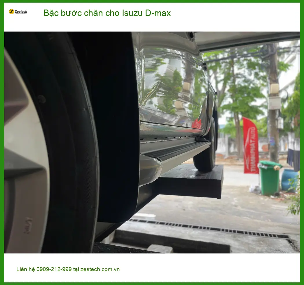 Anh Nhật lắp bậc bước chân cho Isuzu D-max tại Quận 2 để lên xuống xe tiện lợi hơn