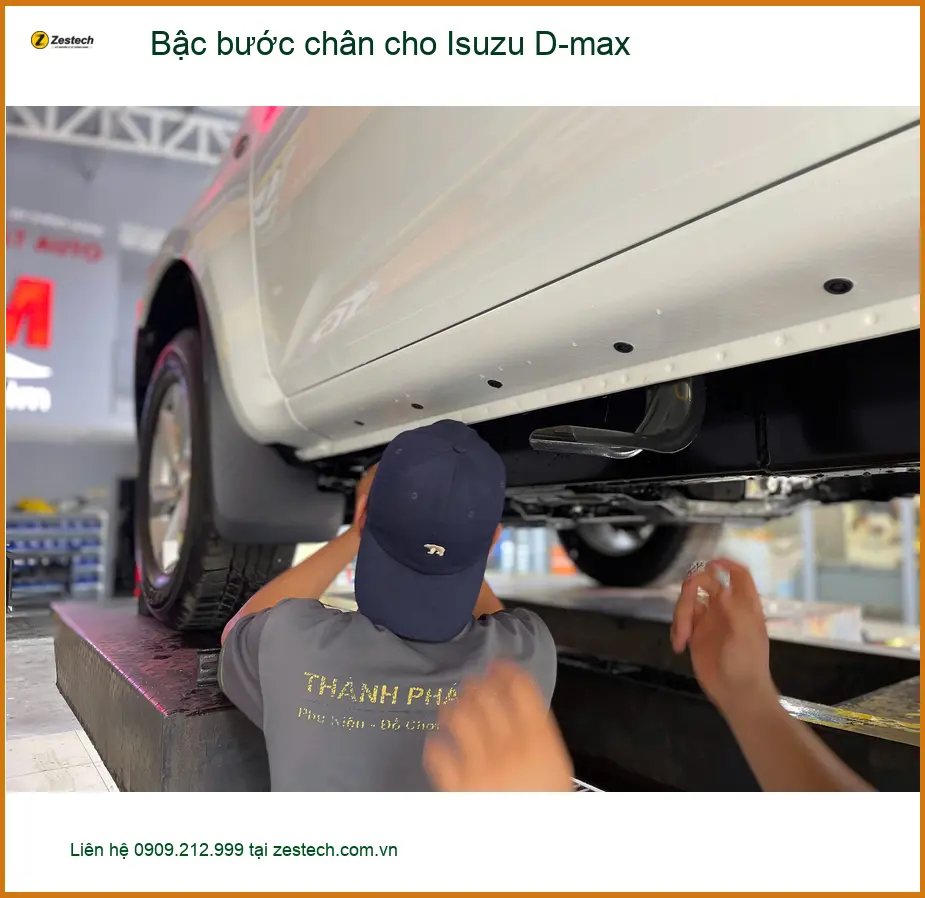 Anh Nhật lắp bậc bước chân cho Isuzu D-max tại Quận 2 để lên xuống xe tiện lợi hơn ảnh thực tế 2
