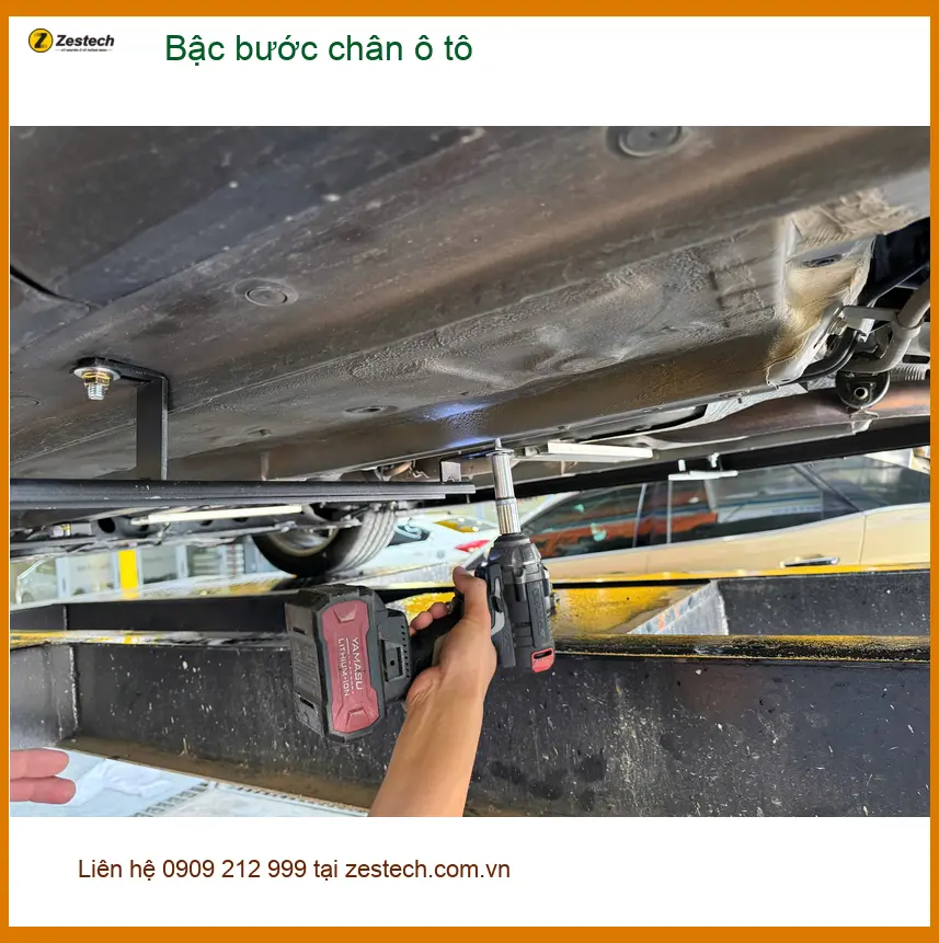 Anh Khải lắp bậc bước chân ô tô Hyundai Santa Fe tại Hóc Môn ảnh thực tế 3