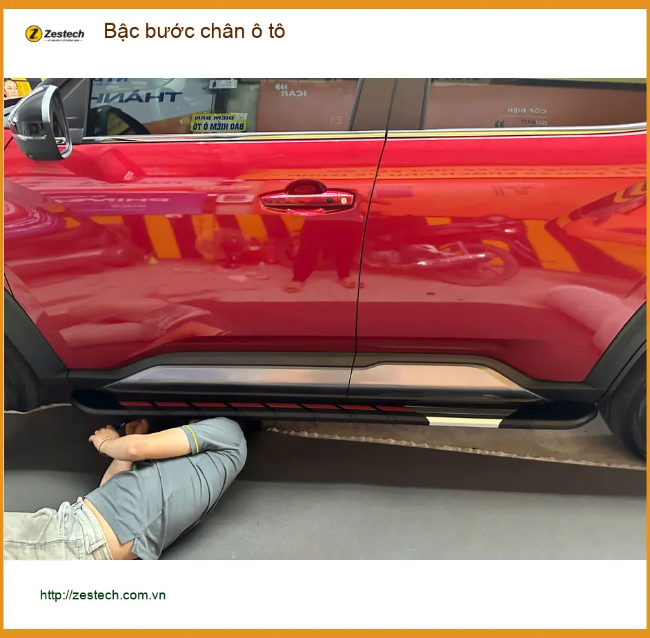 Anh Thành lắp bậc bước chân ô tô Hyundai Santa Fe tại Nhà Bè