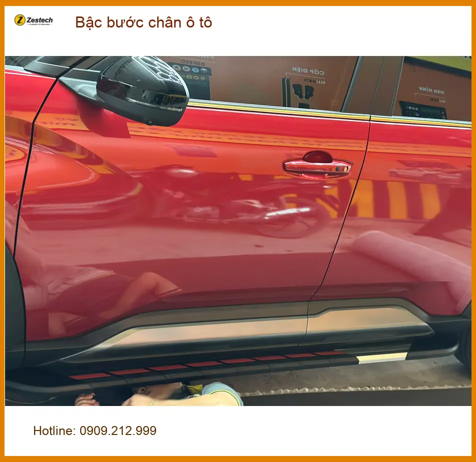 Anh Thắng lắp bậc bước chân ô tô cho Toyota Fortuner tại Cần Giờ để gia đình dễ lên xuống