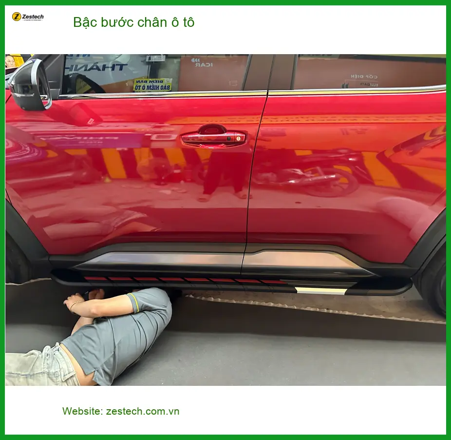 Anh Minh lắp bậc bước chân ô tô cho Ford Everest tại Quận Tân Bình ảnh thực tế 3