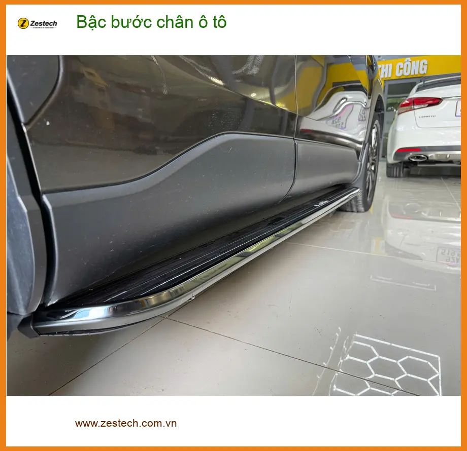 Anh Tùng lắp bậc bước chân ô tô cho Ford Everest tại Quận 7 để gia đình tiện lên xuống ảnh thực tế 4