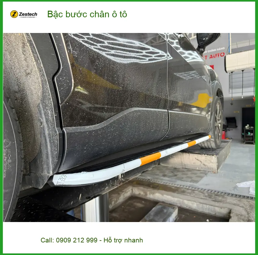 Anh Hải lắp bậc bước chân ô tô cho Hyundai Santa Fe tại Cần Giờ, lên xuống dễ dàng ảnh thực tế 3