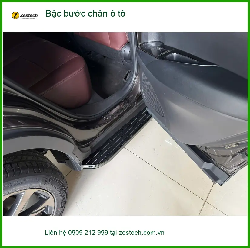 Chị Thảo lắp bậc bước chân ô tô cho Mazda CX-5 tại Quận 4 ảnh thực tế 4