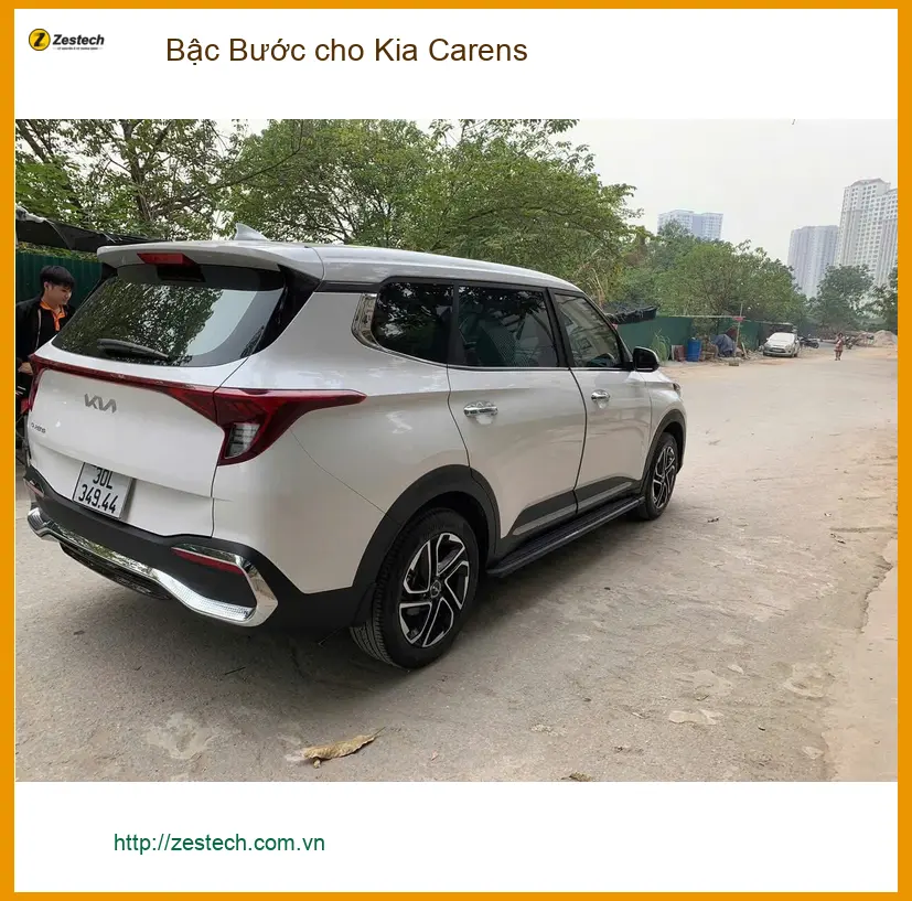 Anh Khang lắp Bậc Bước cho Kia Carens Quận Tân Phú để gia đình lên xuống xe an toàn hơn ảnh thực tế 4