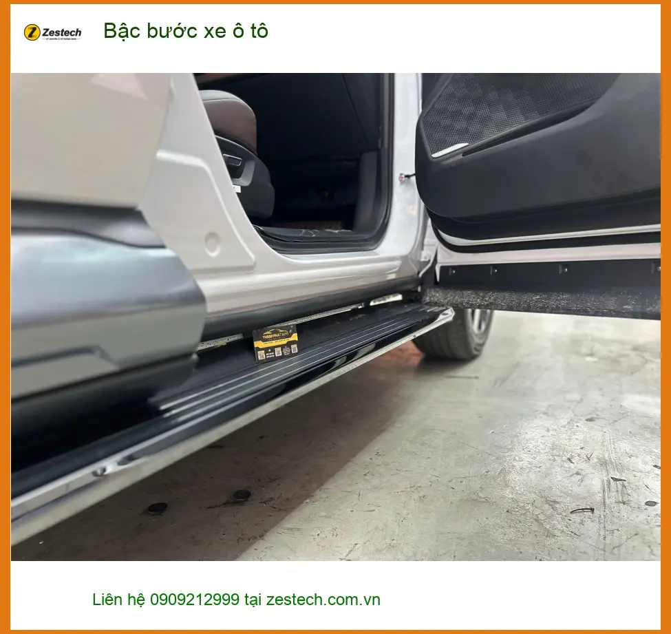 Anh Tùng lắp bậc bước xe ô tô Suzuki XL7 tại Quận 12 để lên xuống xe tiện hơn ảnh thực tế 4