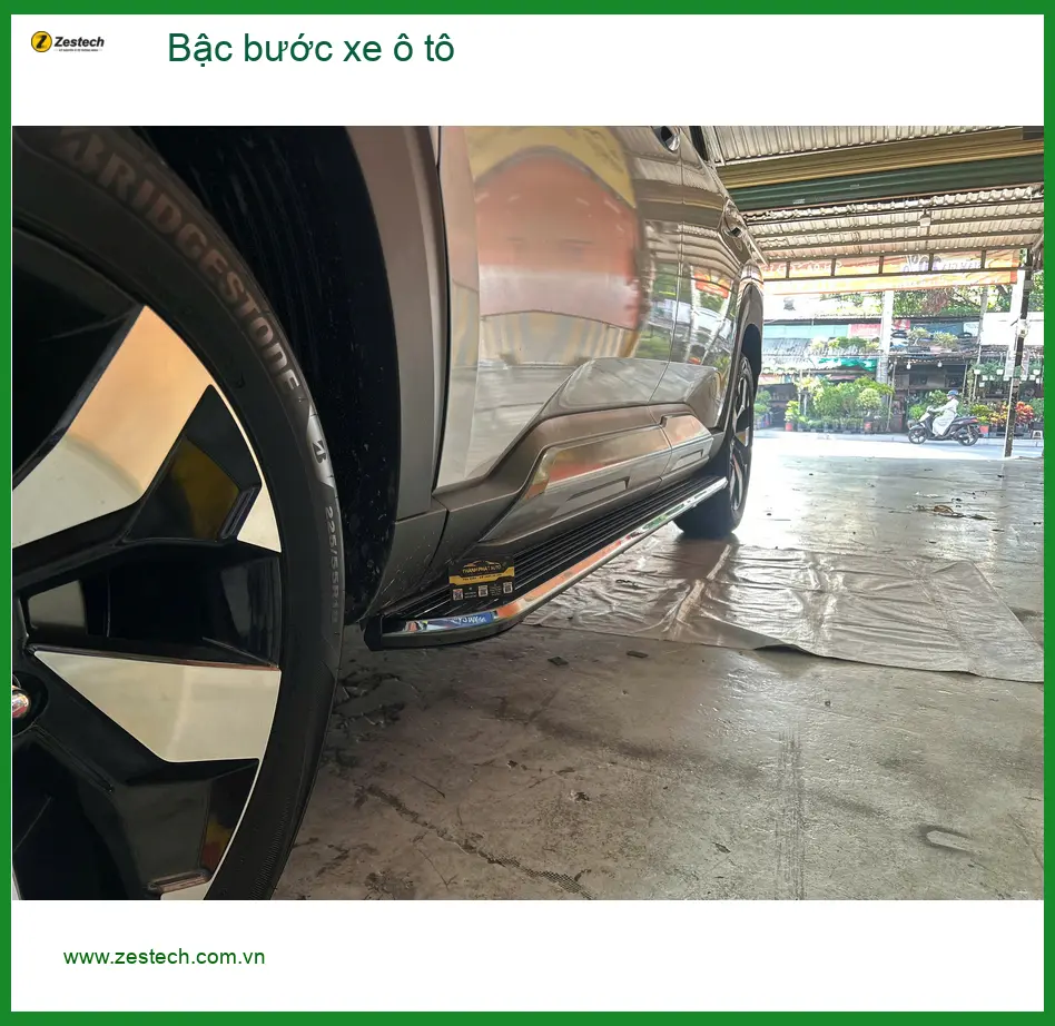Chị Mai lắp bậc bước xe ô tô cho Mazda CX-5 ở Hóc Môn vì tiện đường ảnh thực tế 5