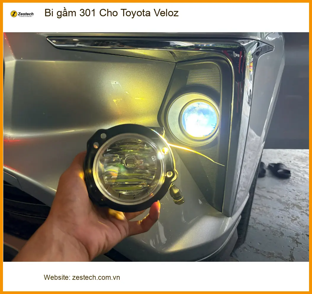 Anh Lâm lắp bi gầm 301 cho Toyota Veloz Quận 1 vì đèn zin quá yếu khi đi đêm ảnh thực tế 2