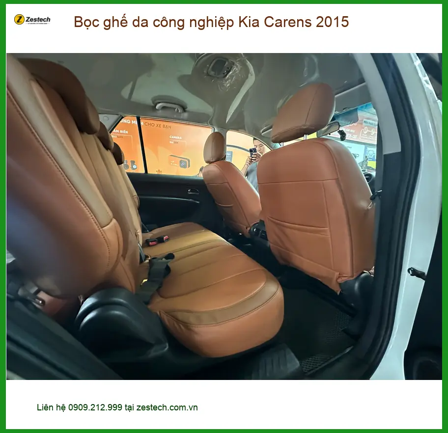 Chị Thảo bọc ghế da công nghiệp Kia Carens 2015 tại Quận 9 cho nội thất mới mẻ.