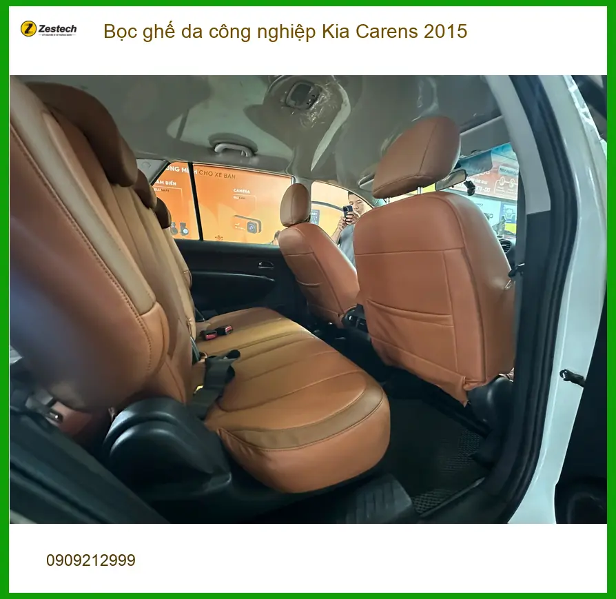 Chị Diễm bọc ghế da công nghiệp Kia Carens 2015 tại Quận 4 làm mới nội thất