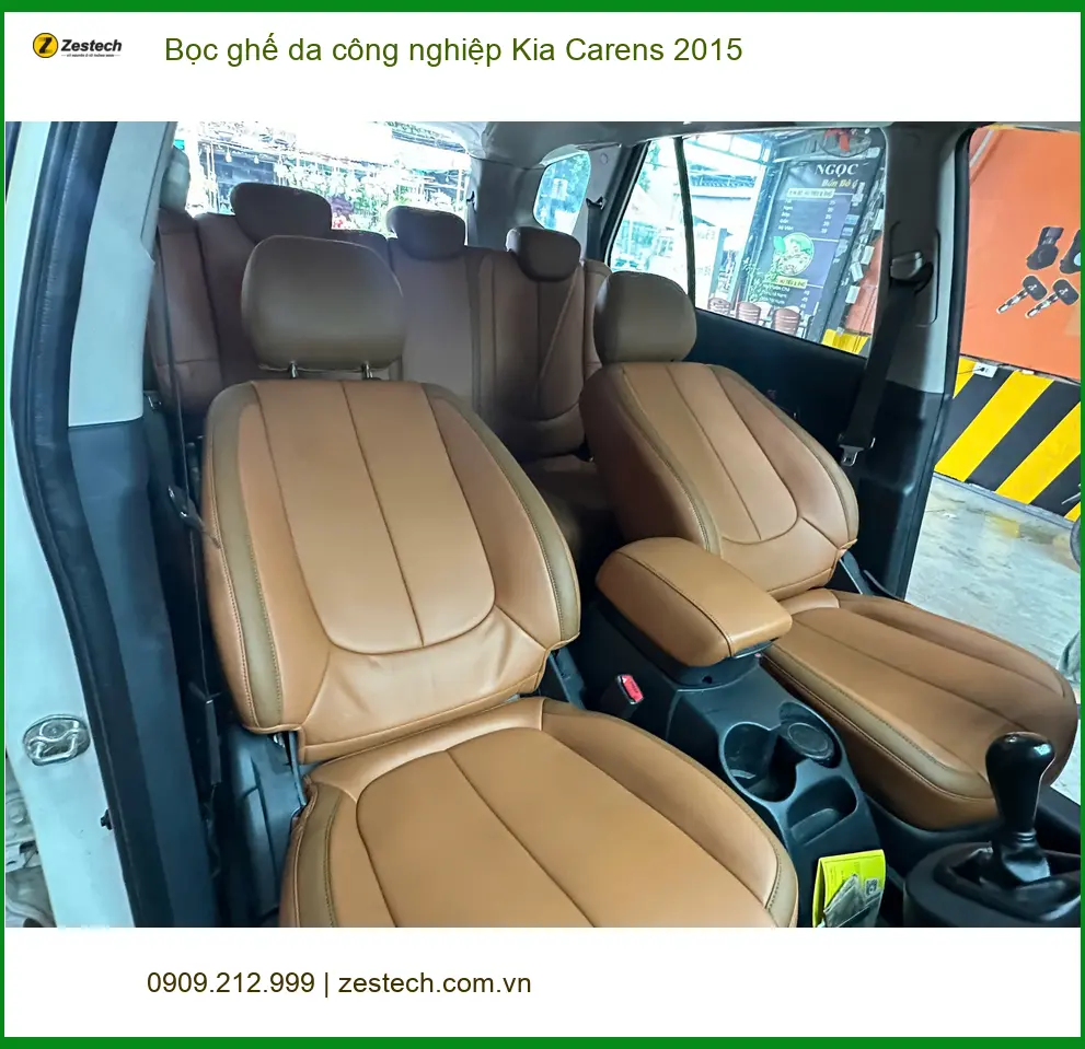 Chị Diễm bọc ghế da công nghiệp Kia Carens 2015 tại Quận 4 làm mới nội thất ảnh thực tế 2