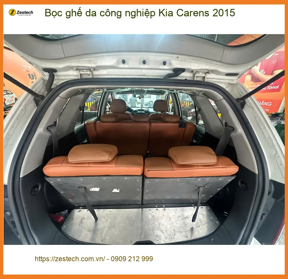 Chị Diễm bọc ghế da công nghiệp Kia Carens 2015 tại Quận 4 làm mới nội thất ảnh thực tế 3