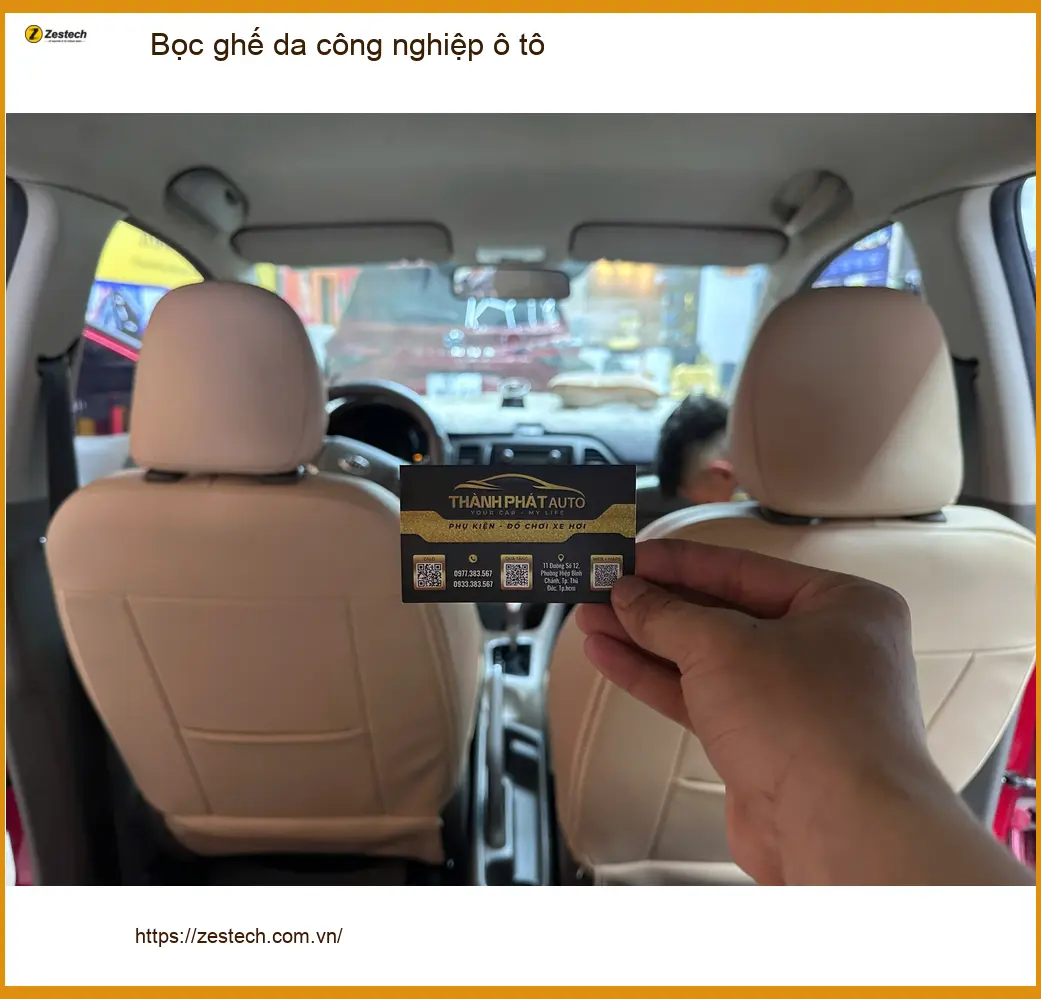 Chị Diệu bọc ghế da công nghiệp ô tô Mazda CX-5 tại Quận 9 để nội thất sạch và bền