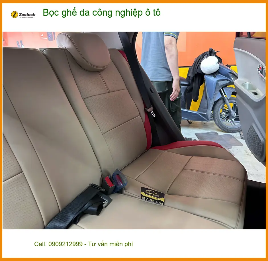 Chị Huyền bọc ghế da công nghiệp ô tô Kia Sonet tại Quận Bình Tân ảnh thực tế 5