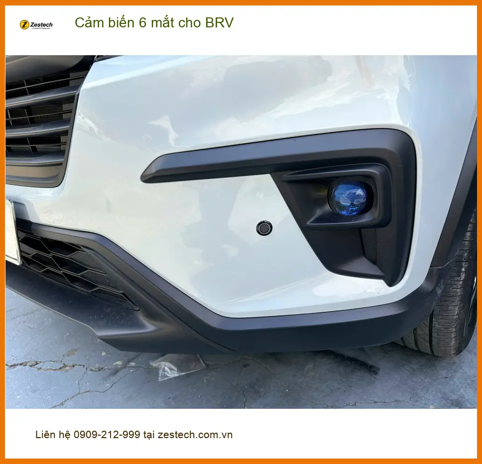 Anh Cường lắp cảm biến 6 mắt cho Honda BRV tại Quận 7 tránh va quẹt khi lùi