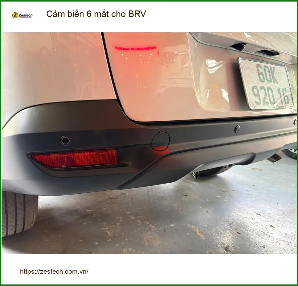 Anh Cường lắp cảm biến 6 mắt cho Honda BRV tại Quận 7 tránh va quẹt khi lùi ảnh thực tế 2