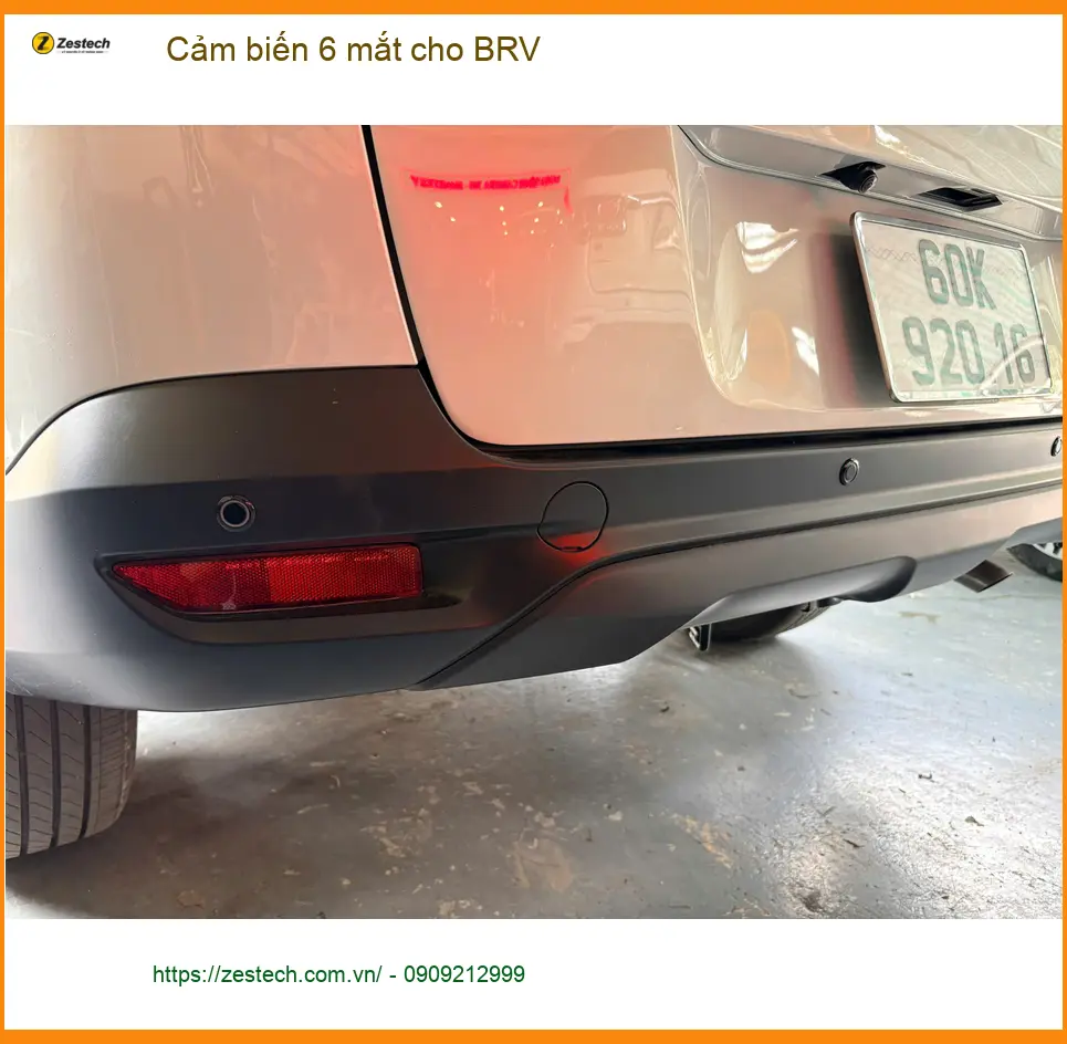 Anh Quang lắp cảm biến 6 mắt cho BRV tại Quận Phú Nhuận vì muốn đỗ xe an toàn hơn