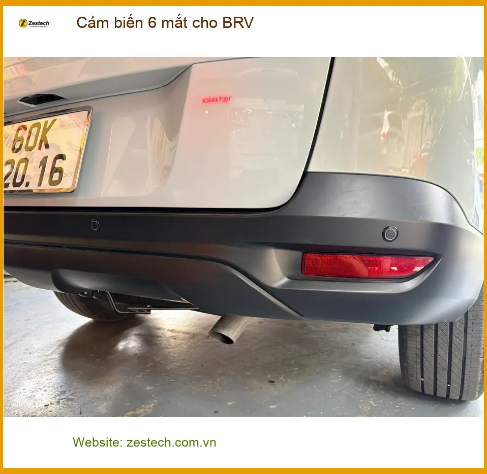 Anh Quân lắp cảm biến 6 mắt cho Honda BR-V tại Quận 9 để yên tâm hơn khi lùi xe ảnh thực tế 2