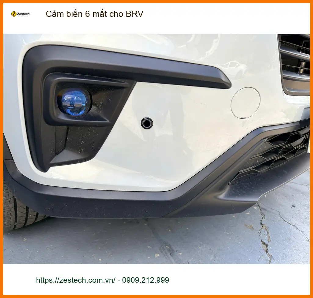 Anh Quân lắp cảm biến 6 mắt cho Honda BR-V tại Quận 9 để yên tâm hơn khi lùi xe ảnh thực tế 4