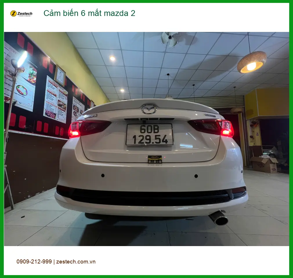 Anh Quang lắp cảm biến 6 mắt Mazda 2 tại Hóc Môn để đậu xe an toàn hơn
