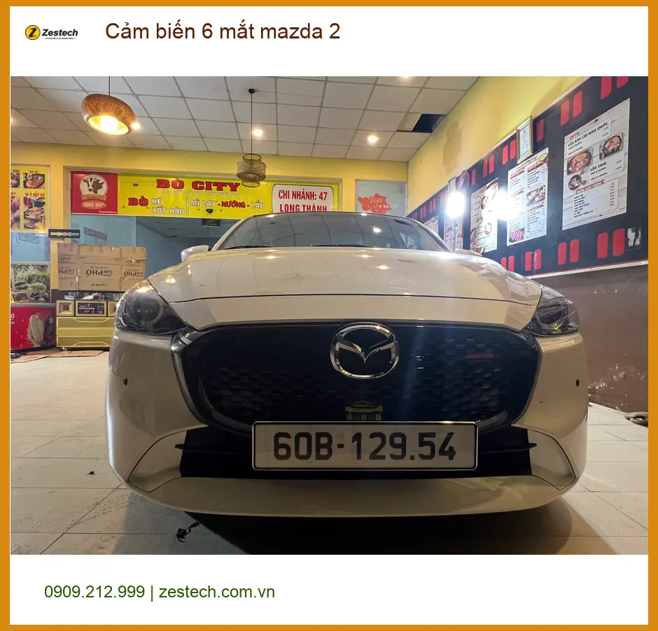 Anh Quang lắp cảm biến 6 mắt Mazda 2 tại Hóc Môn để đậu xe an toàn hơn ảnh thực tế 2