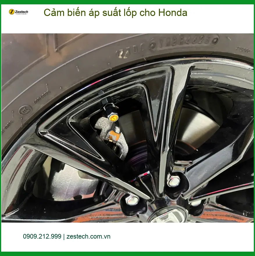 Chú Phi lắp Cảm biến áp suất lốp cho Honda CRV tại Quận 3 an tâm lái xe