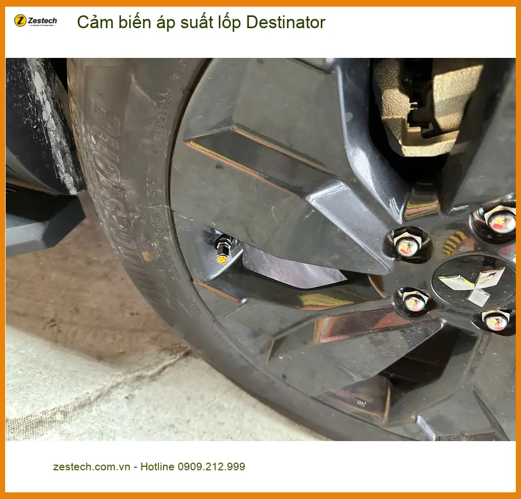 Anh Long lắp cảm biến áp suất lốp Destinator Kia Sorento tại Nhà Bè ảnh thực tế 2