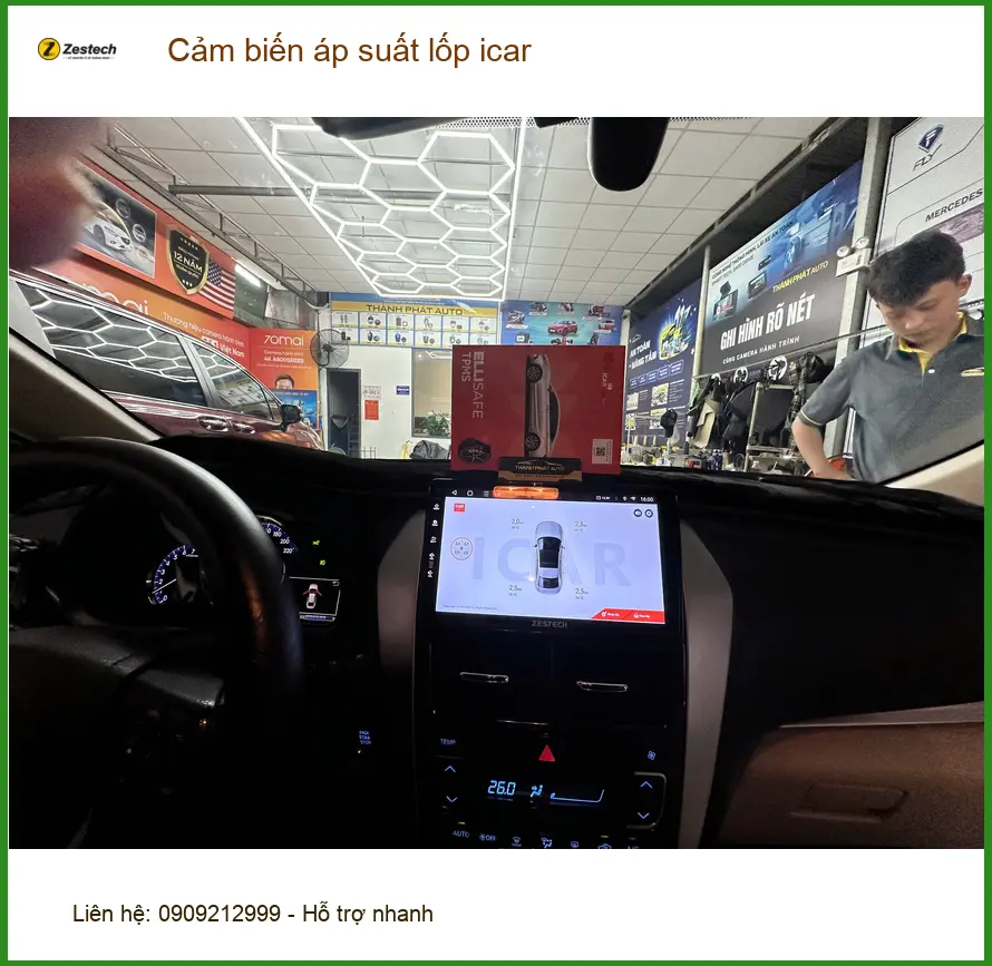 Anh Lâm lắp cảm biến áp suất lốp Icar cho Honda CRV tại Hóc Môn để an tâm lái xe đường dài