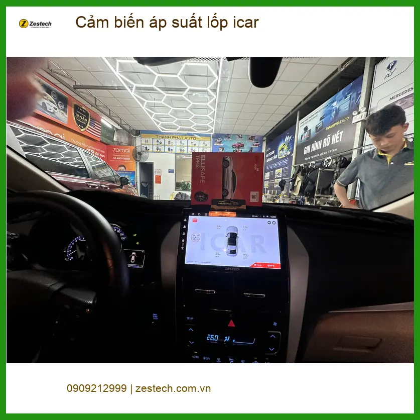 Anh Quang lắp cảm biến áp suất lốp iCar cho Hyundai Creta tại Quận 8 để lái xe an toàn hơn mỗi ngày