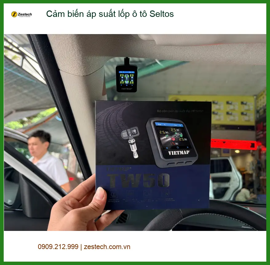 Anh Đạt lắp cảm biến áp suất lốp cho Seltos ở Gò Vấp để yên tâm đi đường xa