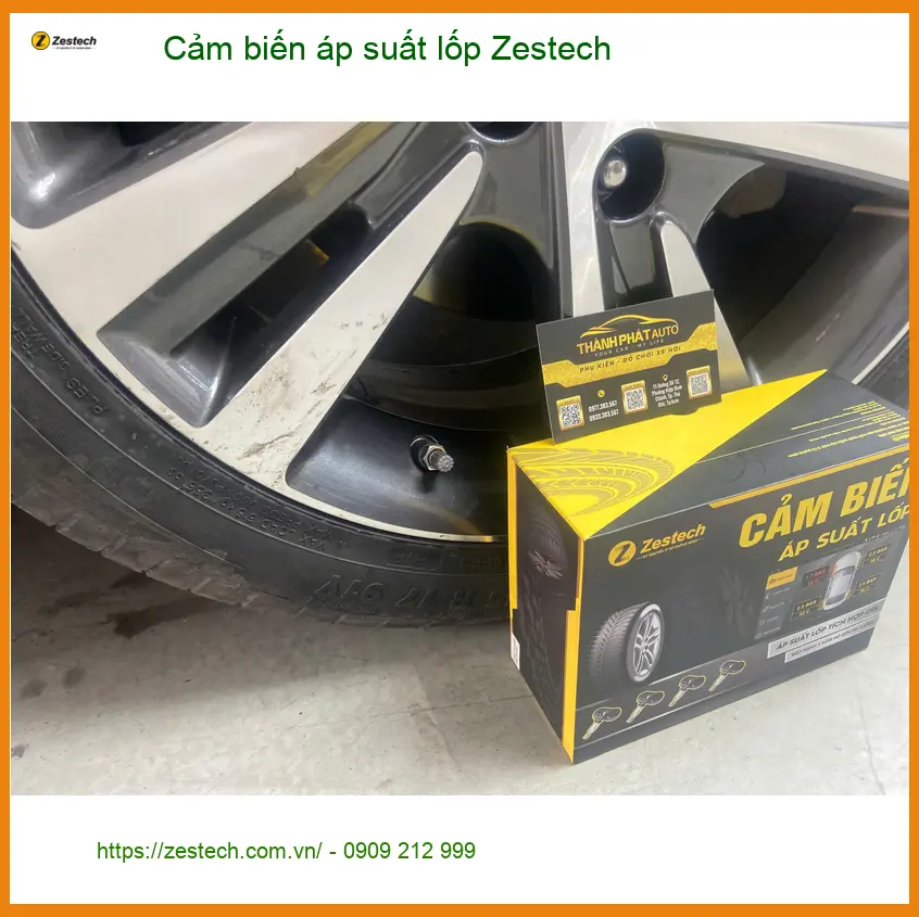 Anh Khải lắp cảm biến áp suất lốp Zestech cho Honda Civic tại Phú Nhuận.
