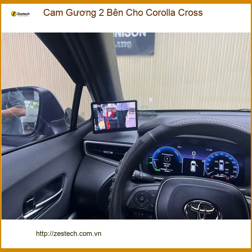 Cô Hà lắp cam gương 2 bên cho Corolla Cross tại Hóc Môn vì hay đi đường đông