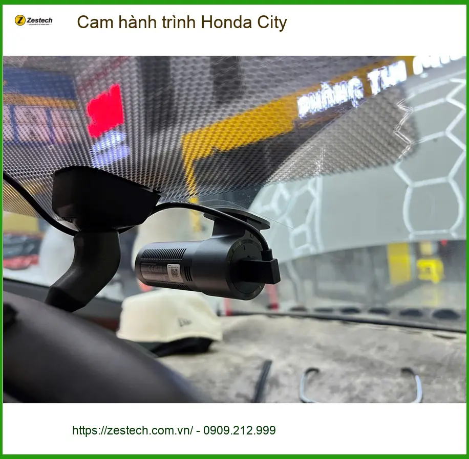 Chị Mai Anh lắp cam hành trình Honda City tại Bình Chánh sau vụ va chạm nhỏ ảnh thực tế 2