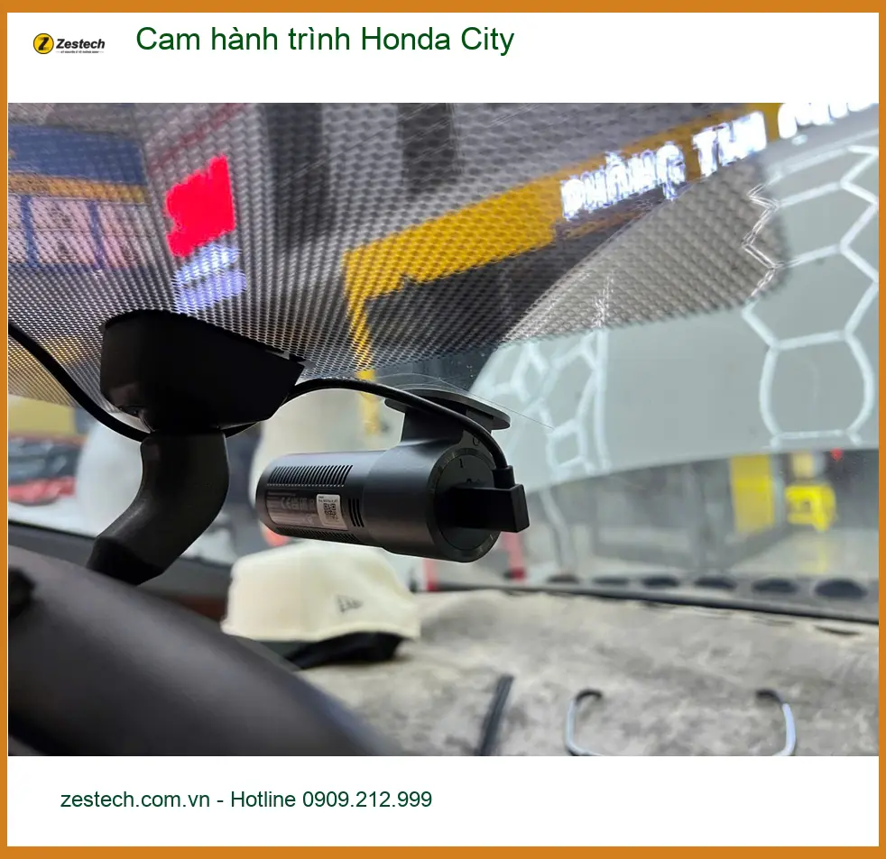 Anh Quang lắp cam hành trình Honda City Quận Gò Vấp để ghi lại hành trình rõ nét
